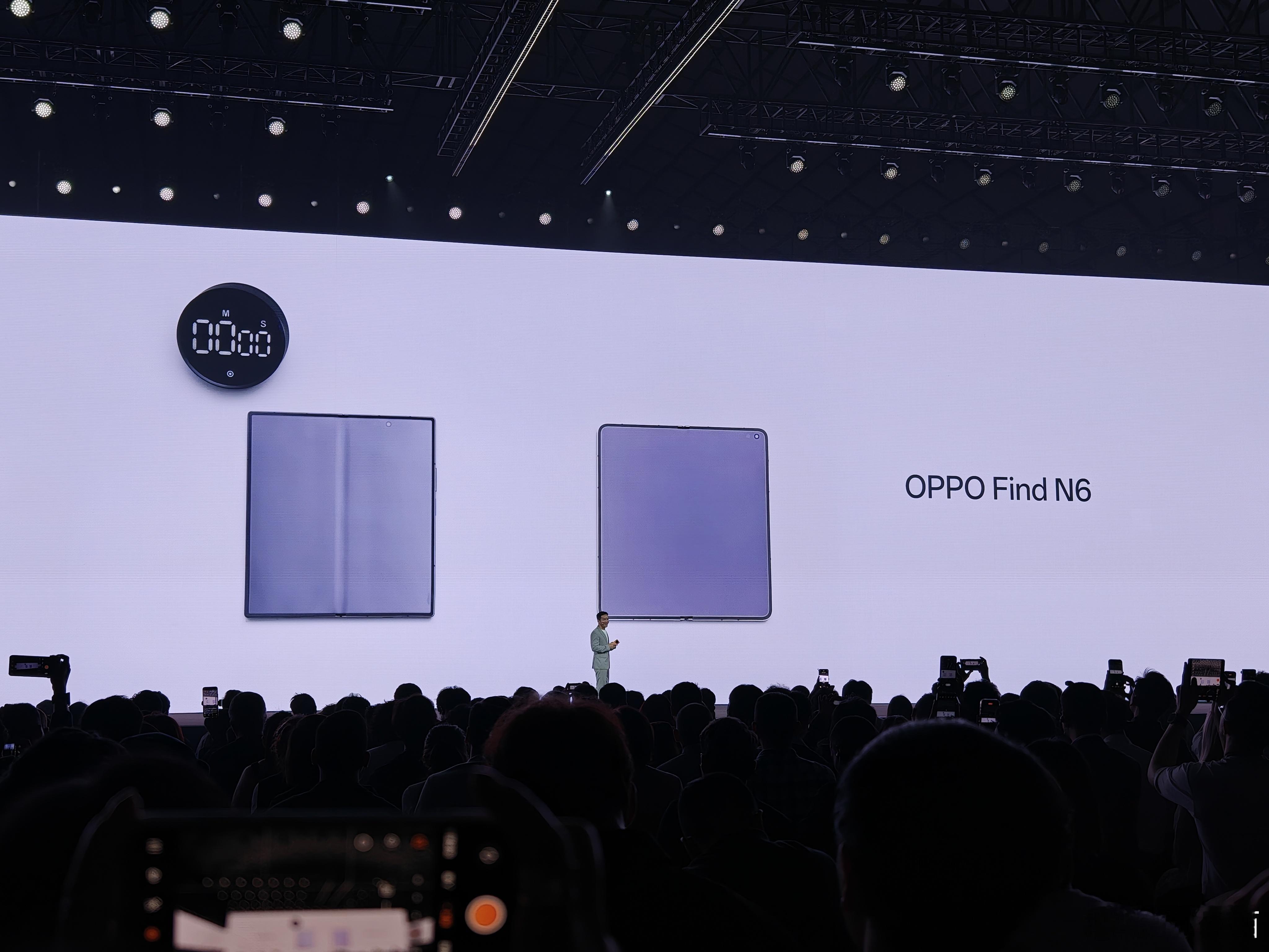 OPPOFindN6发布会上，把三星的折叠屏作为了反面教材：一台全新的三星（