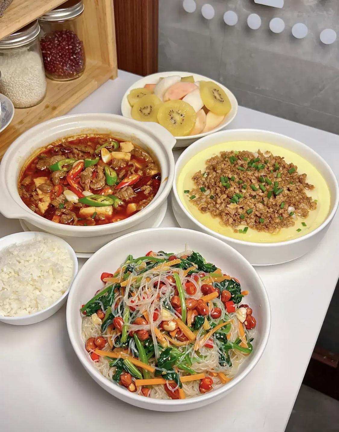 老公说我饭量太大，一个人吃这些算多吗？