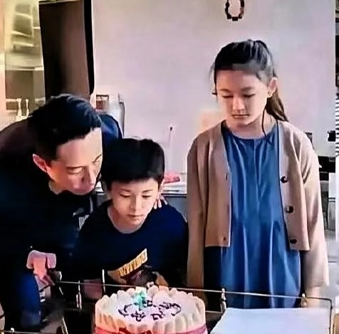 小玥儿长的太像妈妈大s了，简直就是妈妈的翻版。
