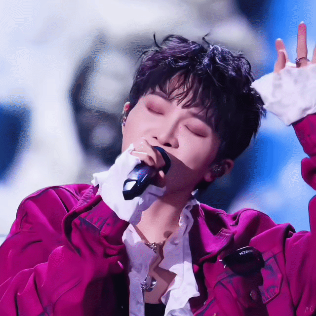 【圈宝和米说晚安】撒在夜晚的思念，落入无尽记忆，如水的月色弥漫，在深深的故事。晚