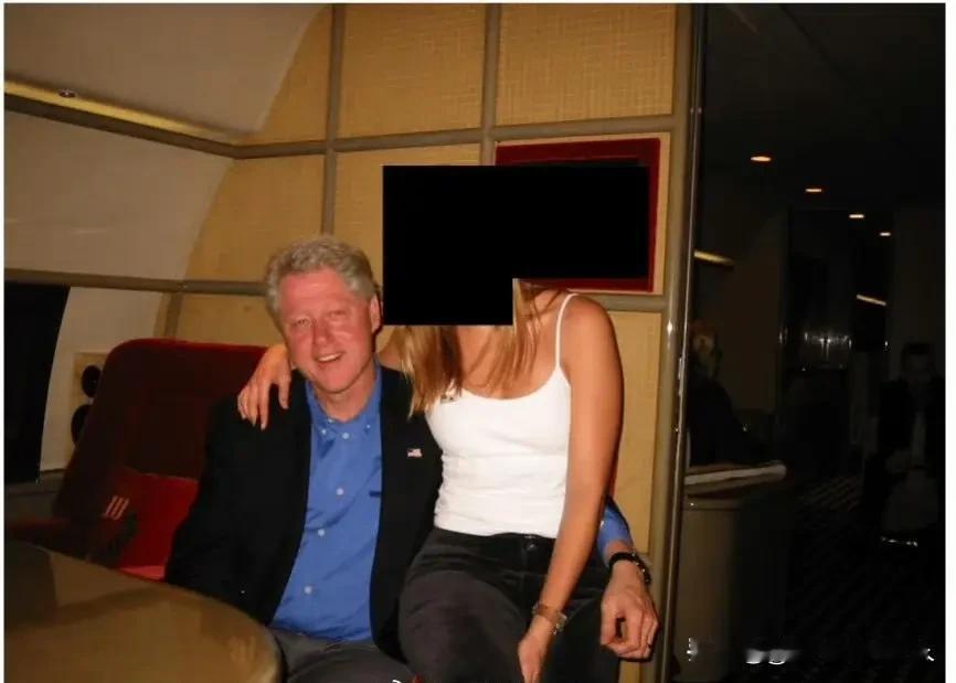 其实，希拉里现在估计都欲哭无泪了！都七老八十的人了，其丈夫现在还被人盯住不放。?