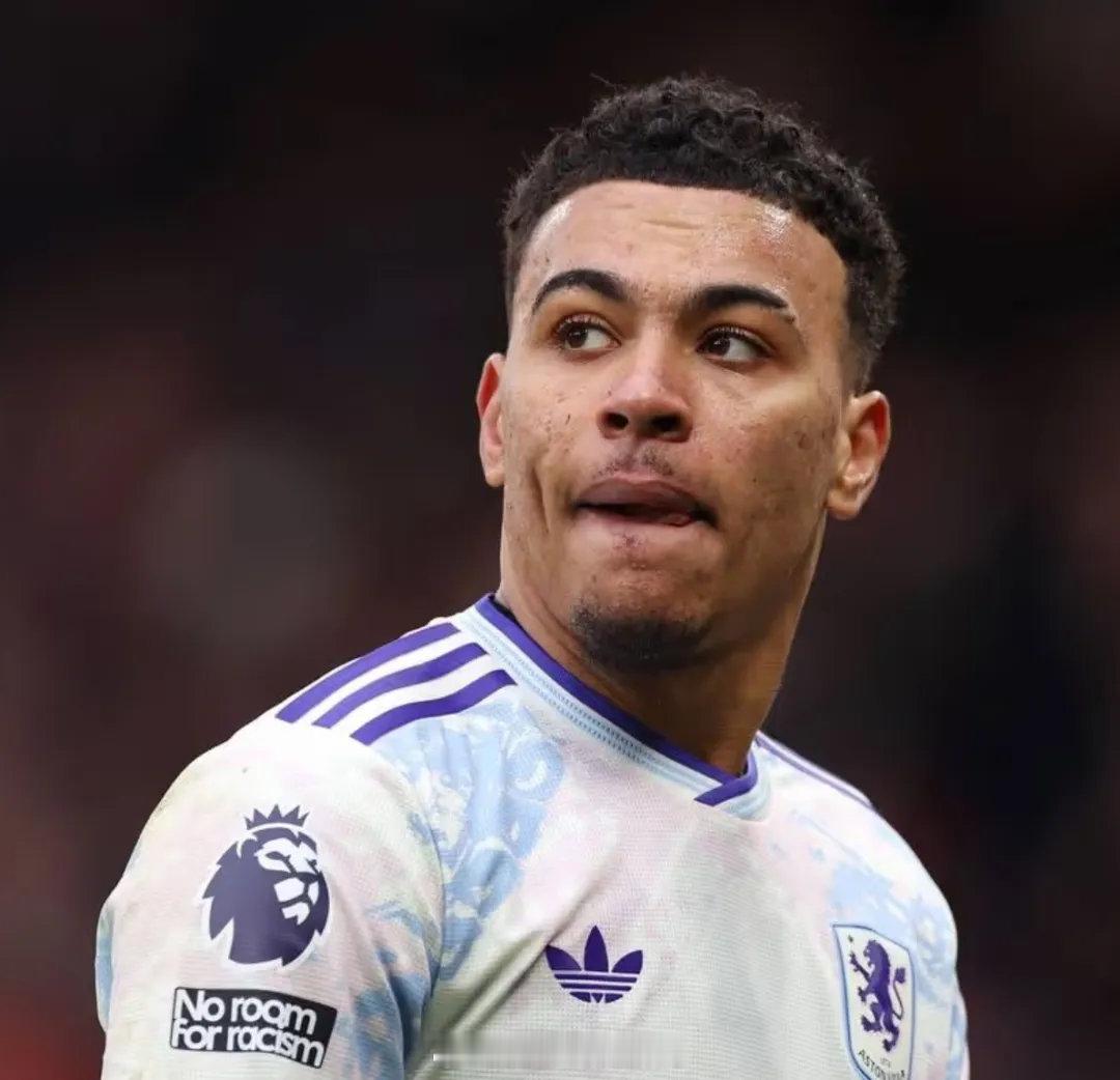 泰晤士报记者GJ消息，阿森纳、曼联和切尔西已经重燃了今夏收购摩根-罗杰斯的兴趣。