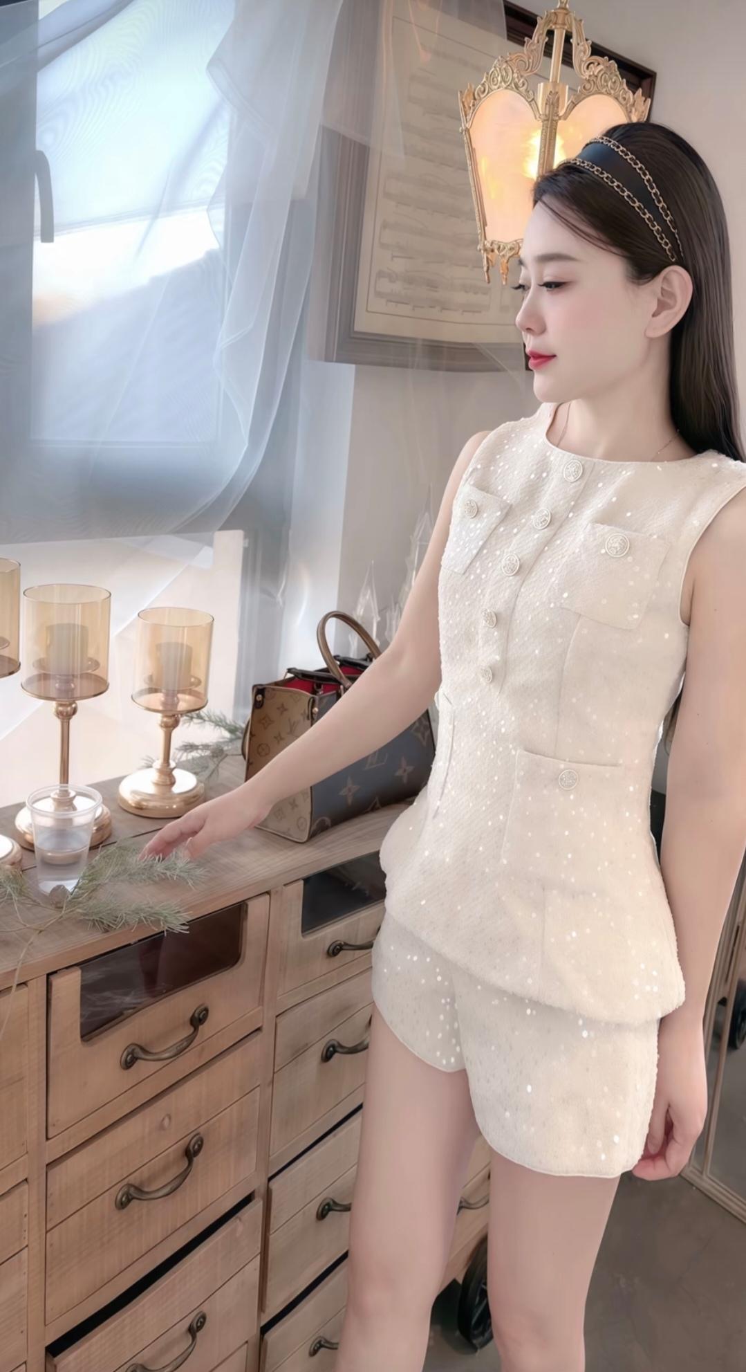 人生如逆水行舟，不进则退。如果你选择过分安逸，就会丧失斗志；努力向上生长，才是最