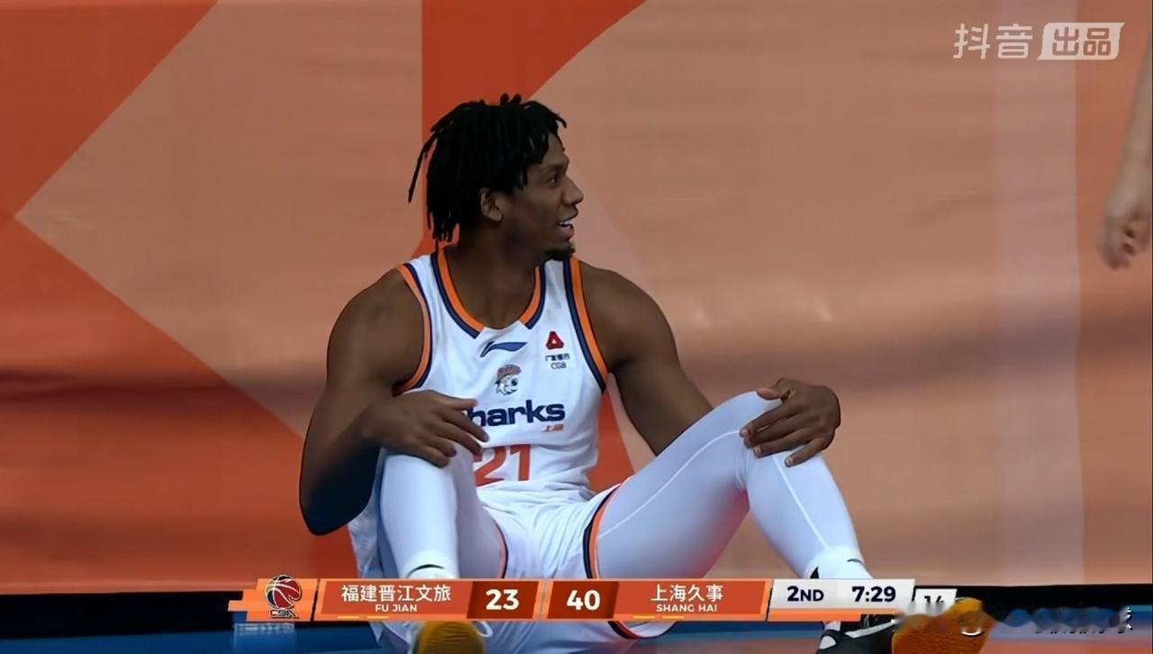 上海久事外援怀特塞德真是太与众不同了！在今天上海久事客场挑战福建晋江文旅的比赛中