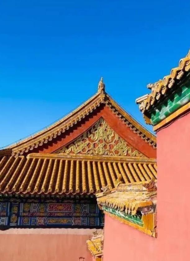 故宫缺钱到了什么地步，似乎永远入不敷出？故宫每年门票收入近8亿，文创收入大约