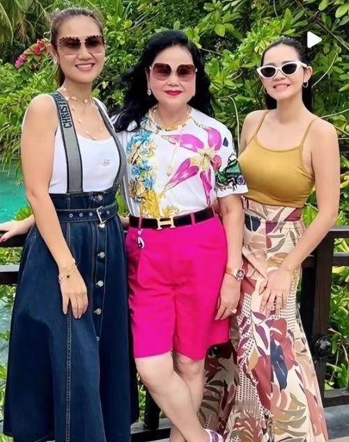 柬埔寨富婆文拉妮已经72岁了，她为洪森生了三儿三女，完全看不出。想象一下，一个