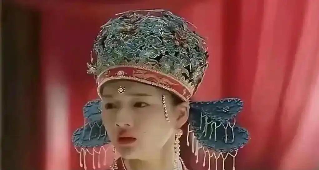 公元1060年，喝过鹿血酒的驸马李玮看着床上昏迷的公主，伸手将其内襟扯开，正待挺