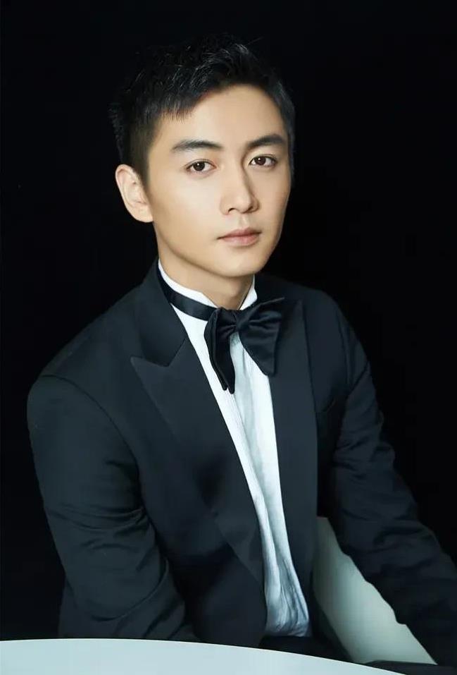 陈晓一场戏，挨了孙俪45个巴掌。陈晓在《那年花开月正圆》里饰演沈星移，这部戏是