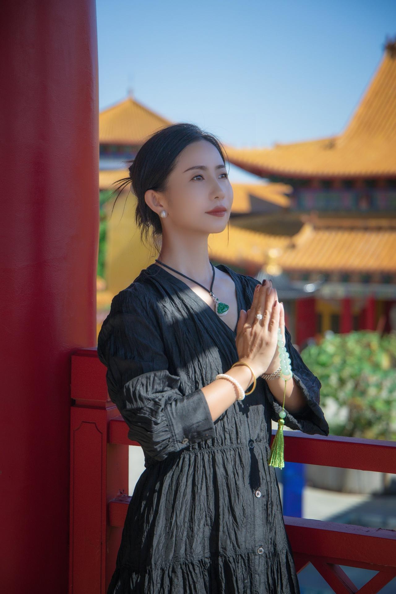 寺庙祈福人像私人摄影师寺庙人像摄影摄影人像