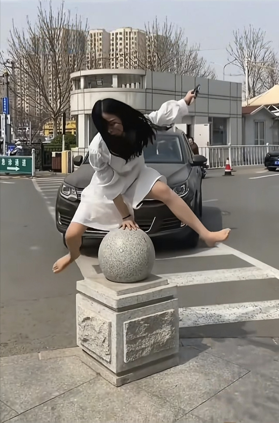 好闺蜜第一天拿驾照就冲着我来了