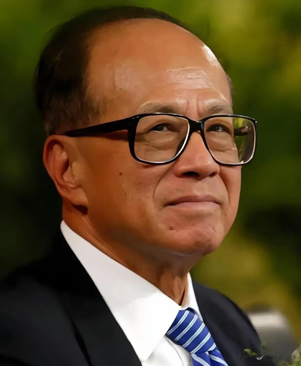 看到李嘉诚这次给西藏吉隆捐了1500万，说实话，挺感慨的。老爷子今年都98岁