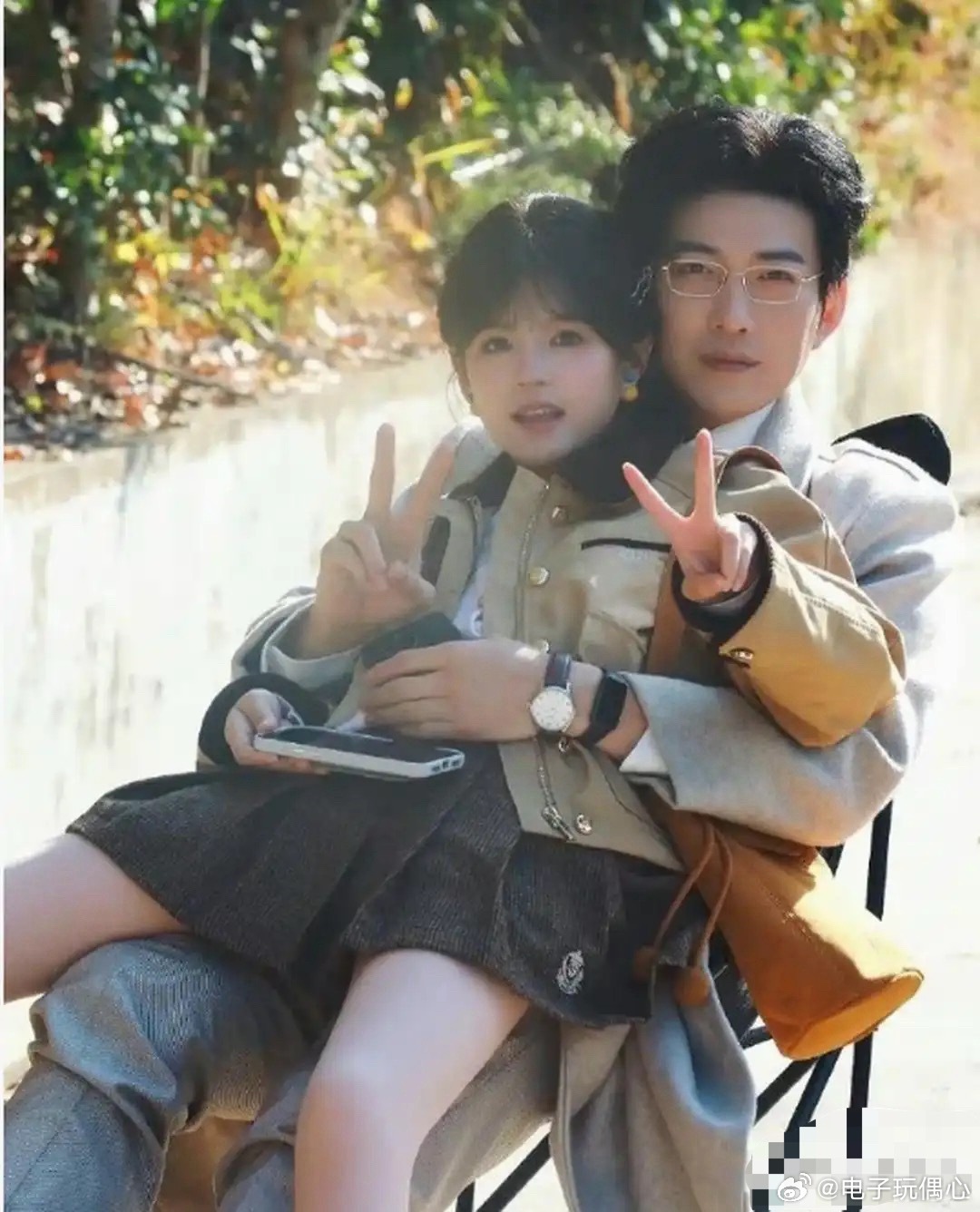 现在的短剧真的是越来越离谱了，这是在搞什么啊。是不是两个人是情侣啊，才会这样子。