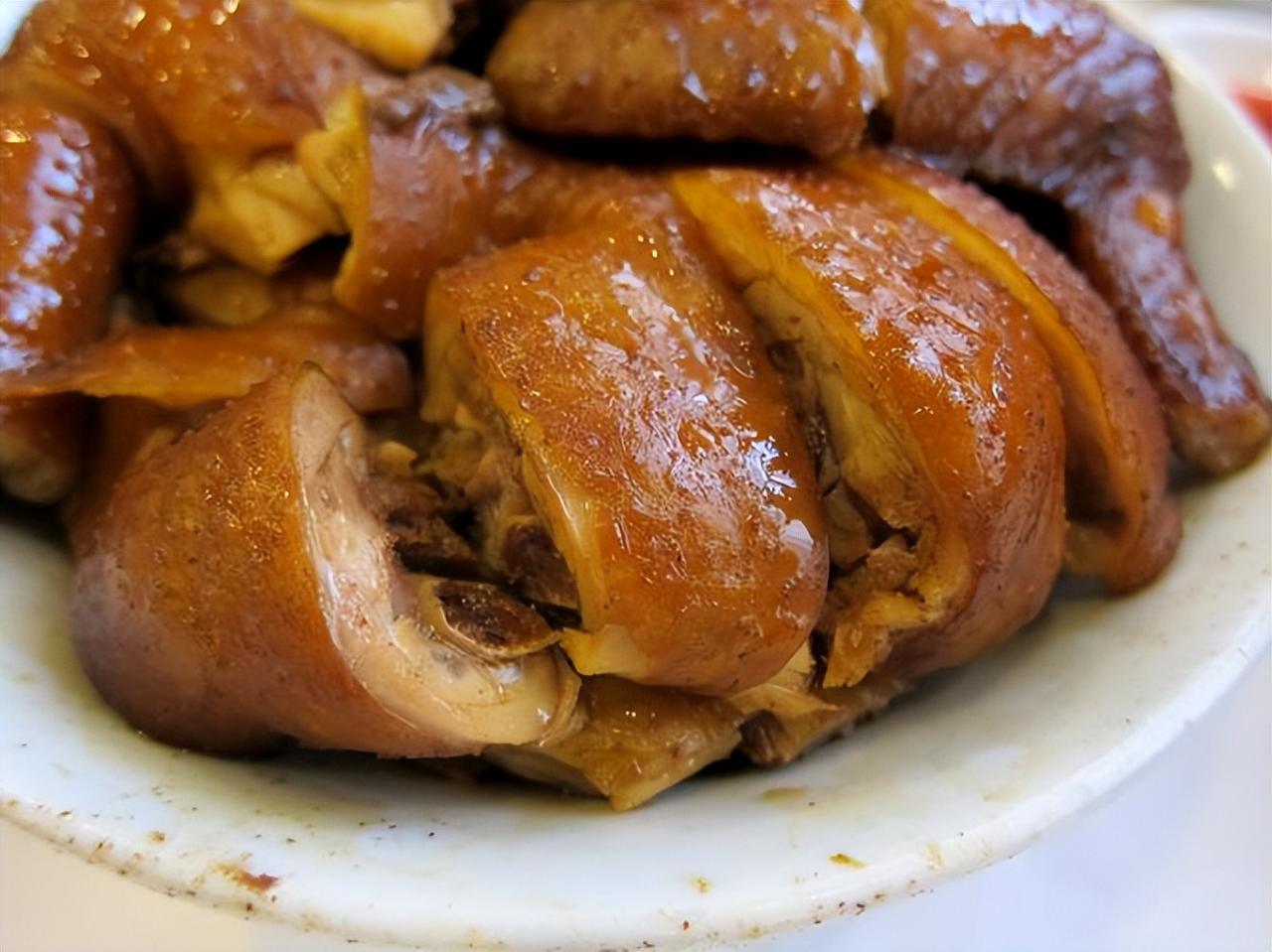 65岁女子胃癌住院，4个月后离世，医生再三提醒：3种肉别再吃了胃癌在消化道肿