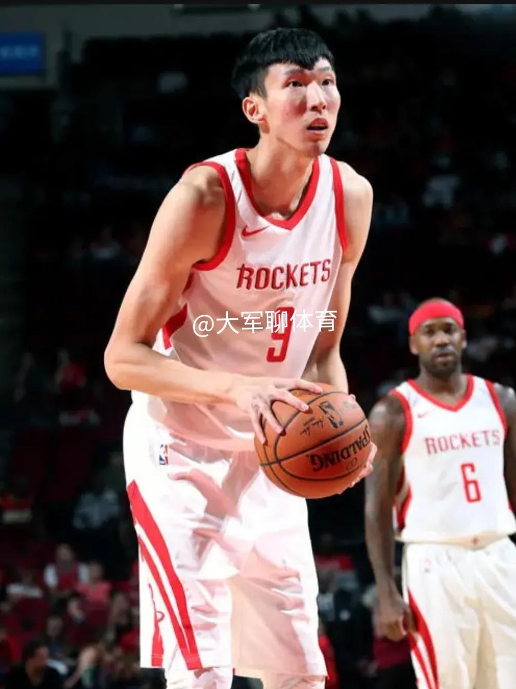 随着杨瀚森进军NBA，国内最强中锋周琦的NBA魔幻之旅，又让人不得不说。在CB