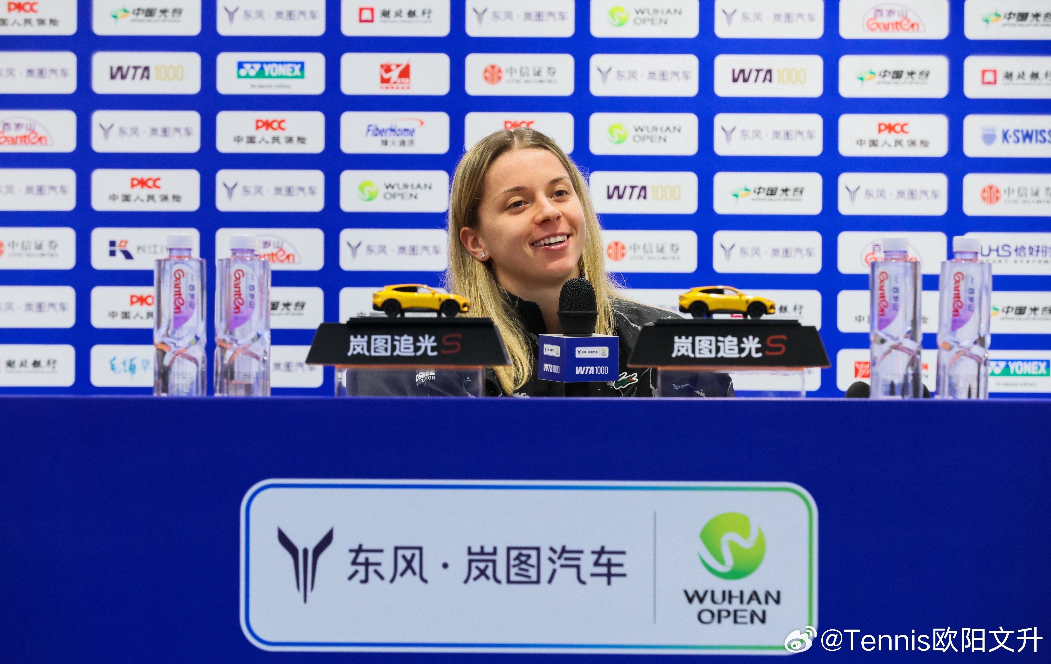 🎙️2026武网半决赛后🇵🇱赫瓦林斯卡赛后采访主持人：祝贺你今天比赛获得