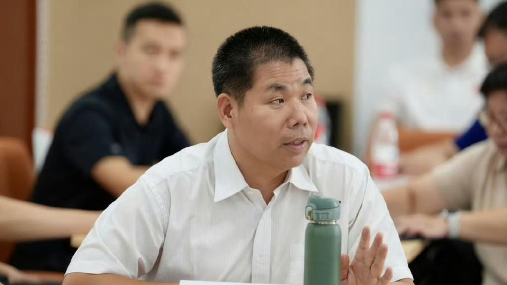 真不是我说，这领导要求也太高了吧？在男篮亚洲杯总结会上，国家体育总局篮球中心中