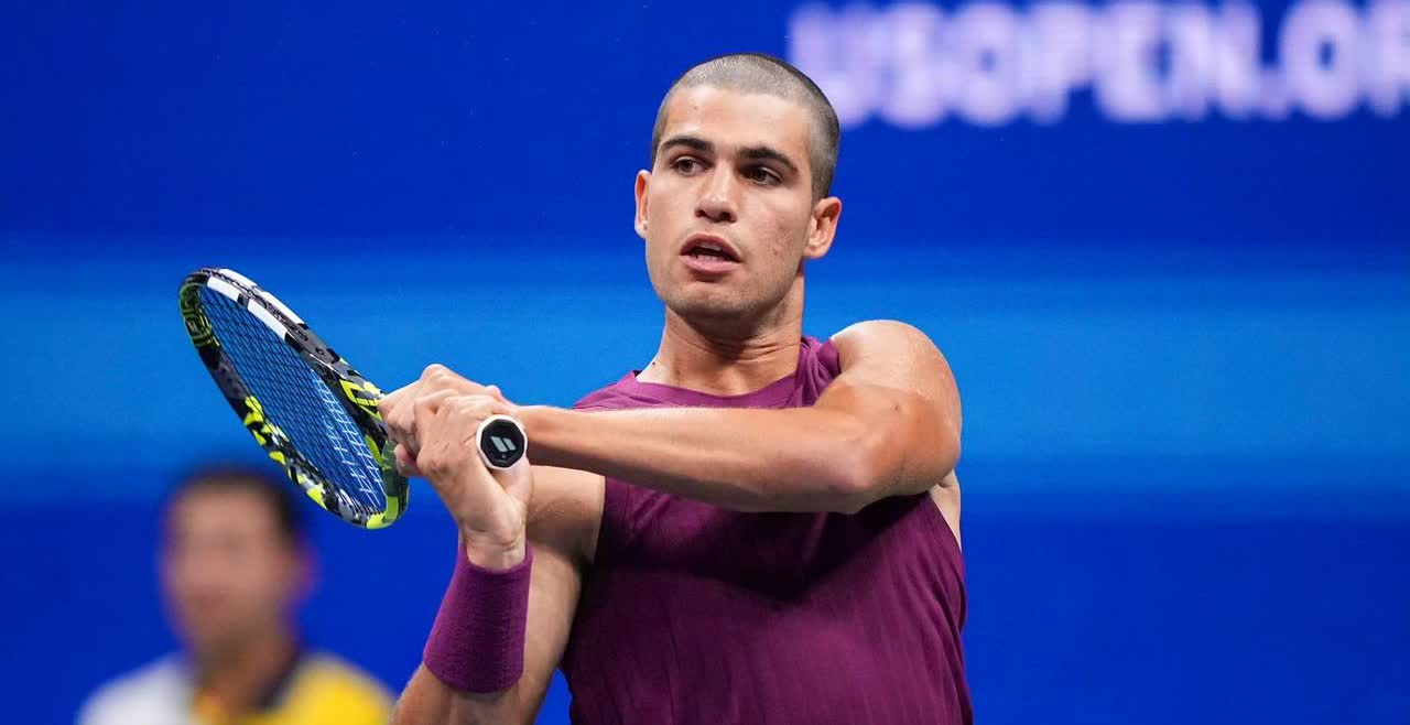 🎾二号种子阿尔卡拉斯美网首战告捷美网男单首轮，2022年赛会冠军、以全新形