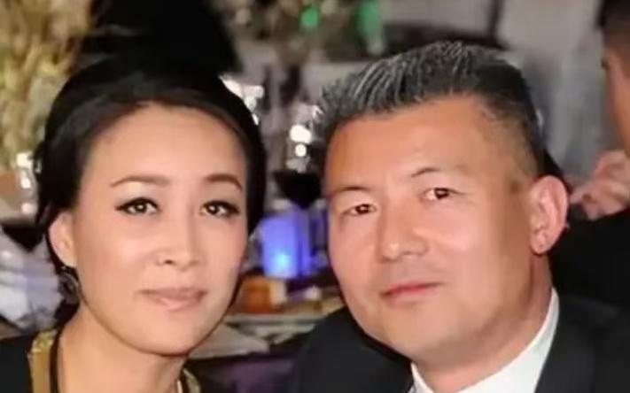 果然男人才懂男人啊，我问我男同事，那英的老公被拍出轨了，为什么娶了那英还不满足