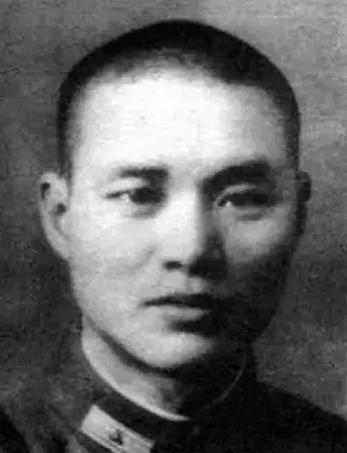 1980年，沈醉到香港探望改嫁的前妻。栗燕萍慌慌张张地叮嘱现任丈夫：“他要是扇我