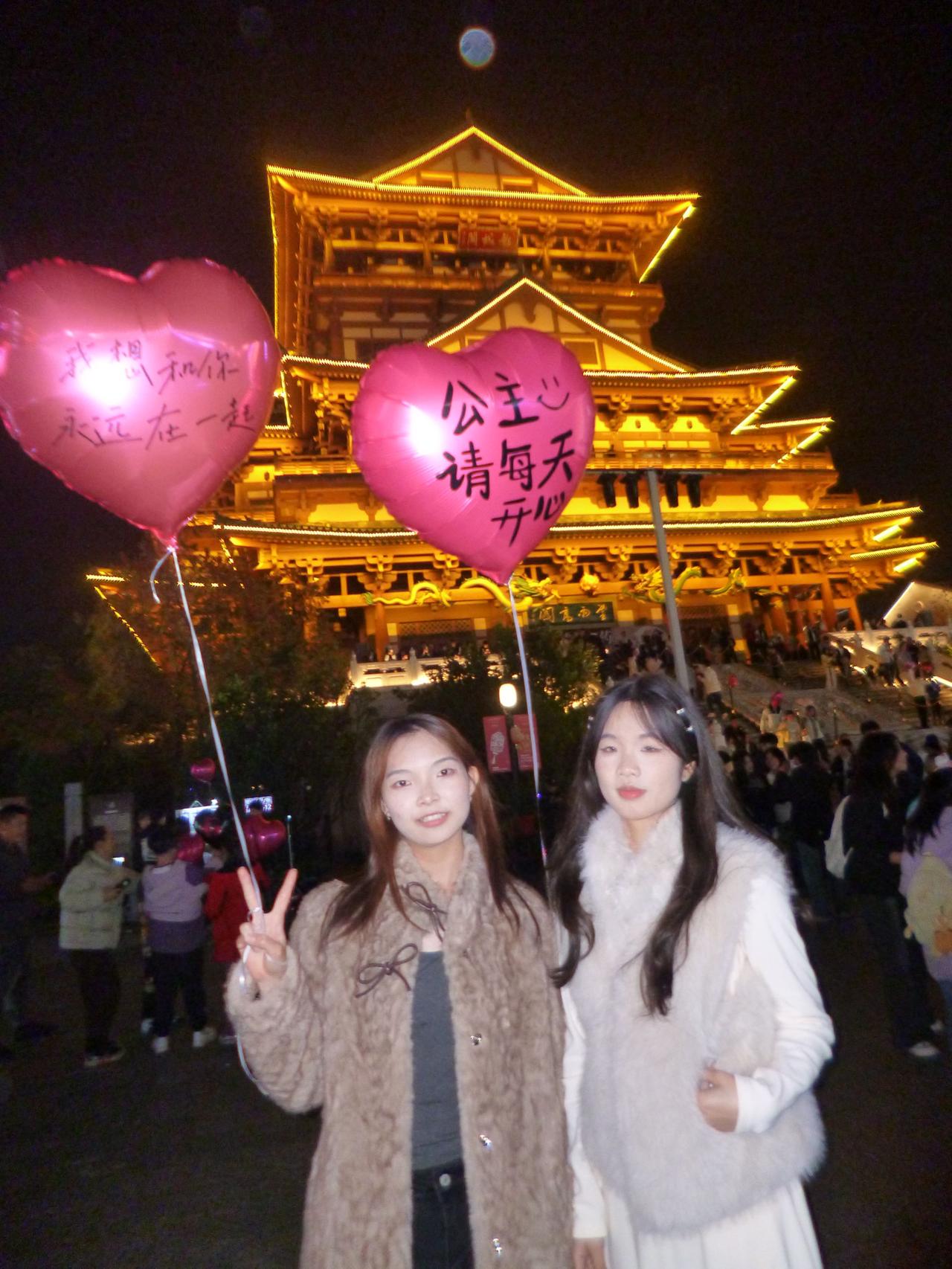 偶遇古镇，随拍几张跟拍摄影拍照技巧热闹游玩攻略