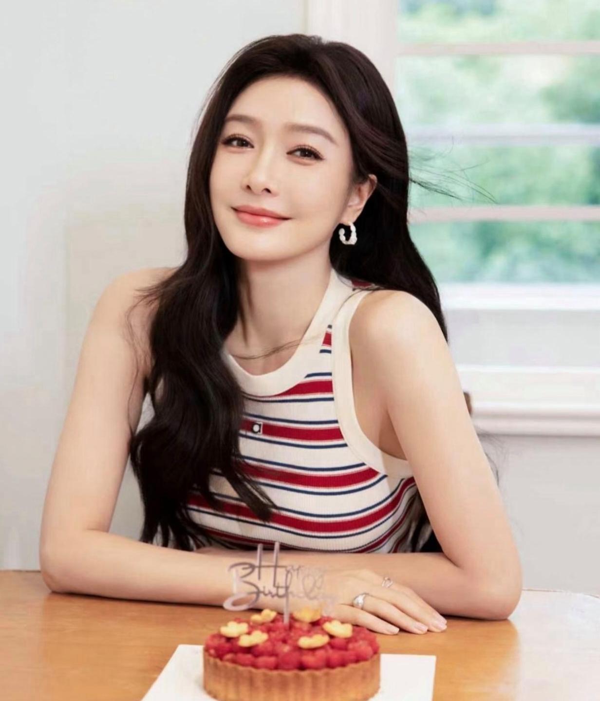 1.网传谭松韵和虎牙弟弟确实曾经在一起交往，相处期间双方都觉得彼此在互相利用，最后闹得很僵遗憾分手，