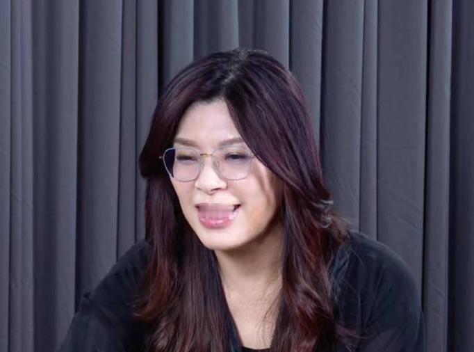 郑丽文降维打击！侯友宜急得拍红大腿！郑丽文这招，点在了侯友宜的死穴上。