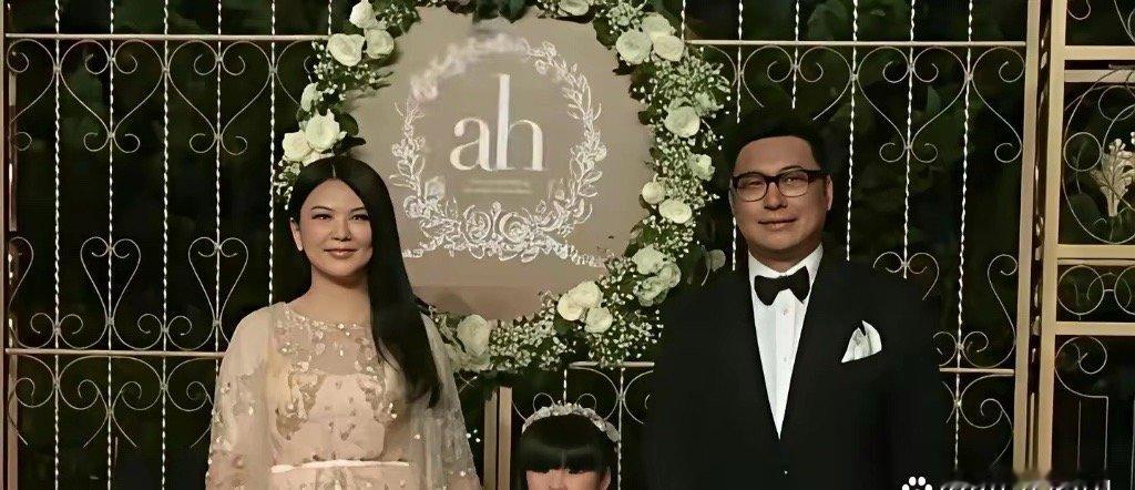 当年参加黄晓明和baby婚礼的这些情侣们也都桥归桥，路归路了，所以时间才是一切感