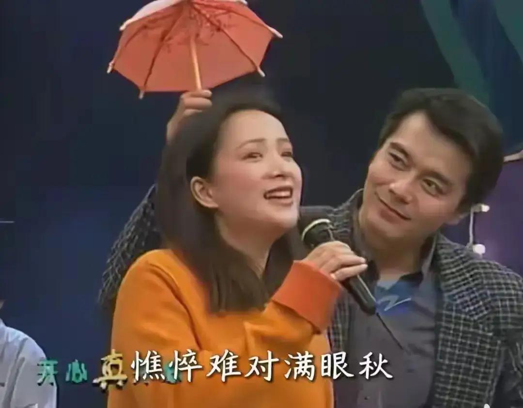 反转了，医生揭开了许亚军的真面目，有知情人透露他的朋友是何晴的治疗医生，他说