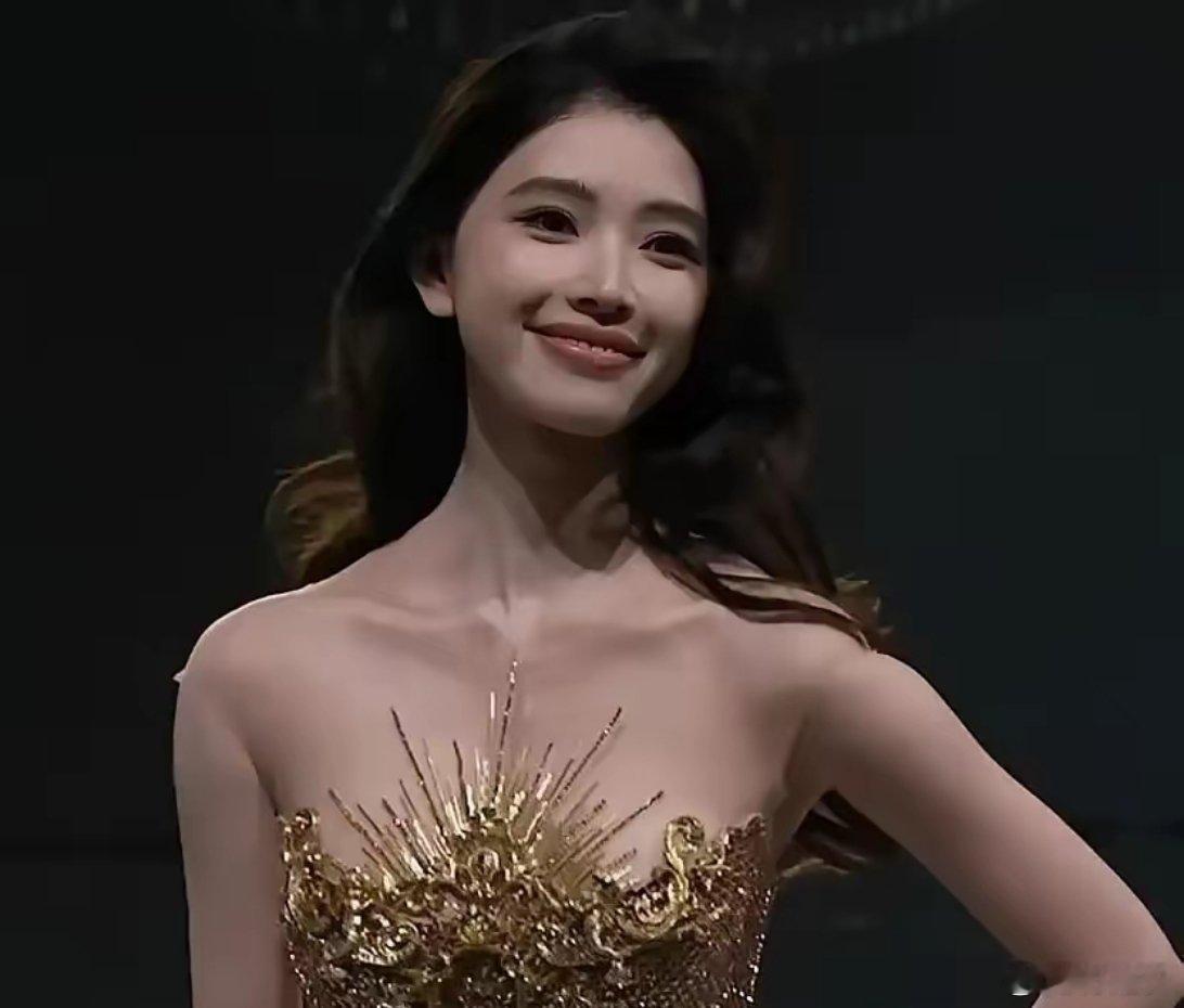 当42岁唐嫣与32岁钟楚曦同框合影，我才终于知道，什么是顶级自律​​​