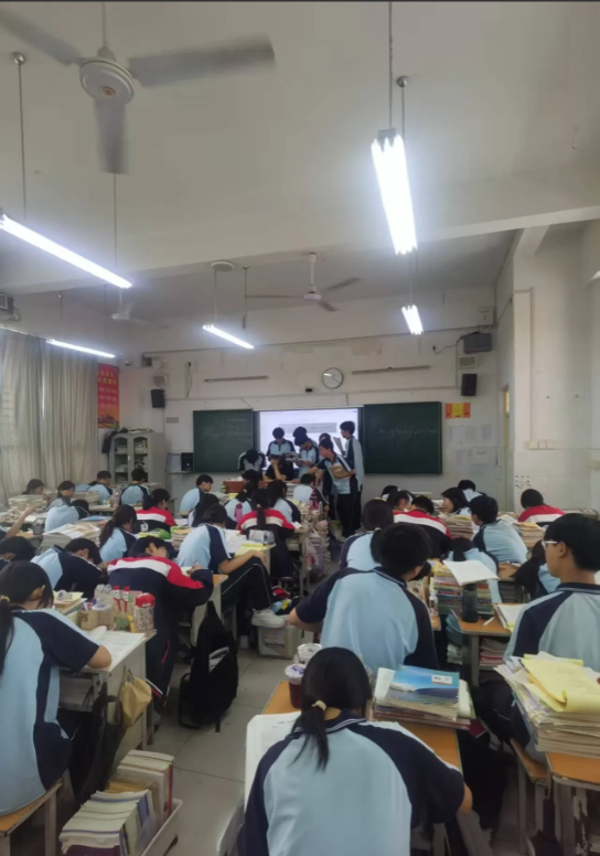 高中孩子到了高中，三年之后的高考成绩：1、混日子+父母管不了+不听老师的话