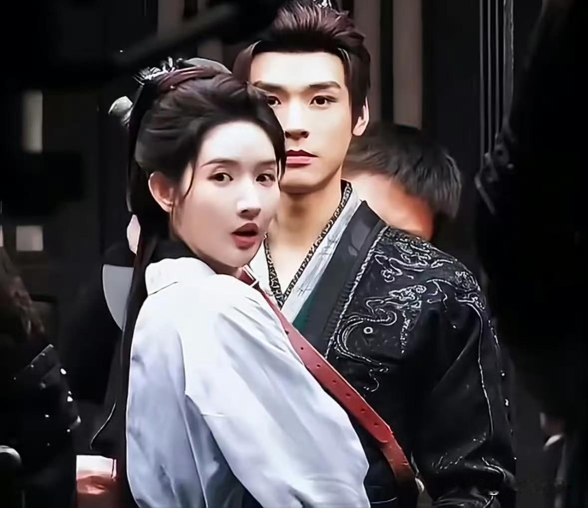 12月30日，龚俊粉丝建议《白衣公卿》剧方删掉王玉雯所有戏份！剧刚杀青，男主粉丝