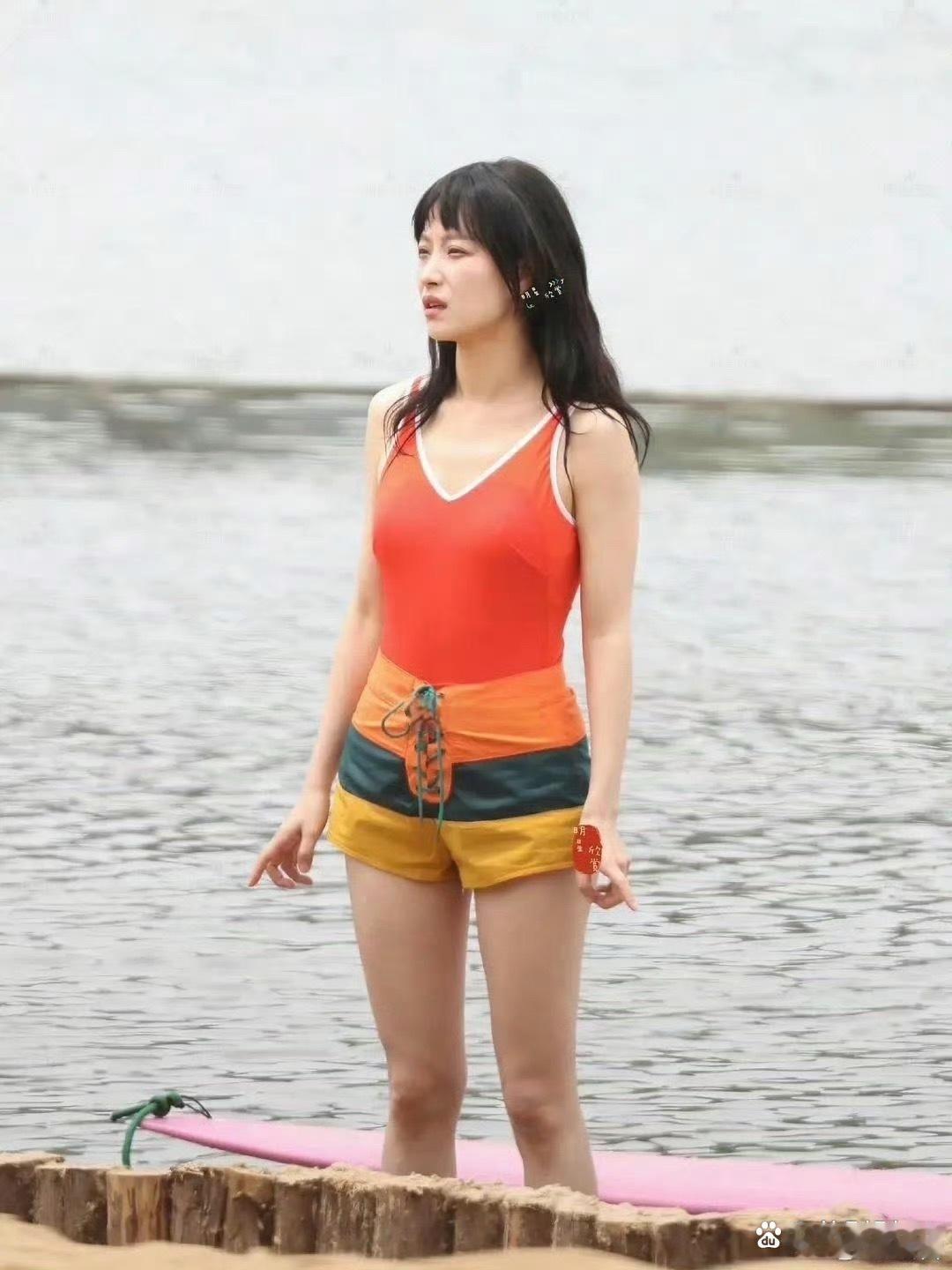 曾经的娱乐圈身材最好的顶流美女如今胖的都有点认不出来了，大家看出来她是谁了吗？