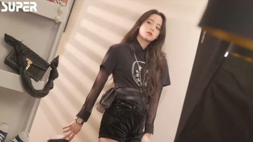 欧阳娜娜x黑丝板鞋