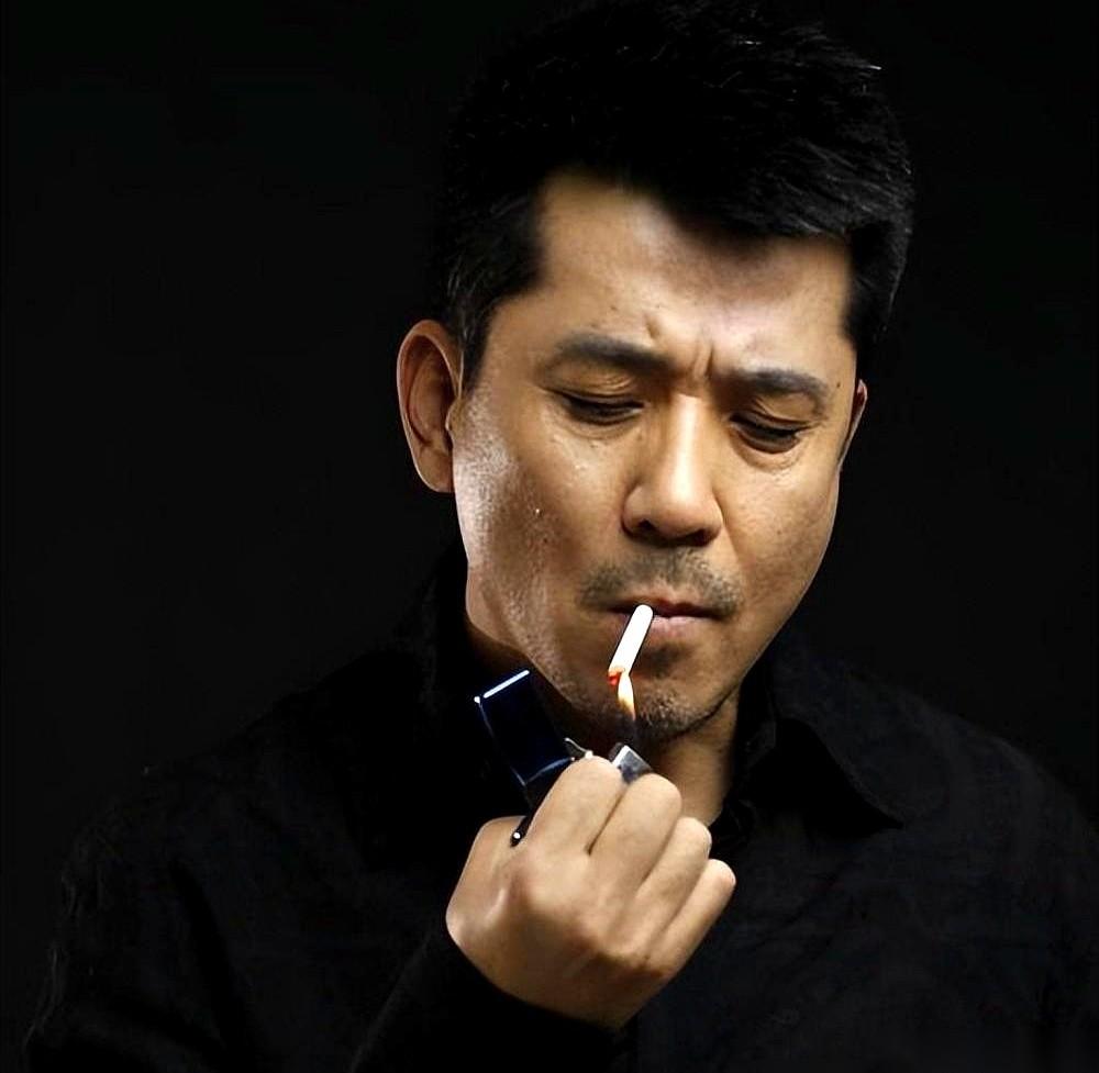 想在张艺谋的电影里混出头，男女走的根本是两条路。当他的女主角，是中彩票。他要