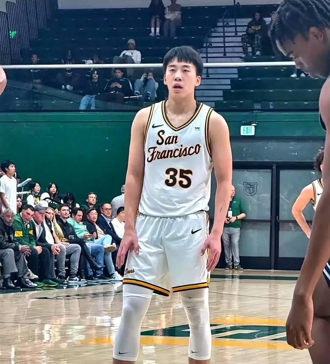 必须吐槽一下开拓者老板,也不知道他手下的球探是啥眼光,竟然能用16顺位拿下杨瀚森