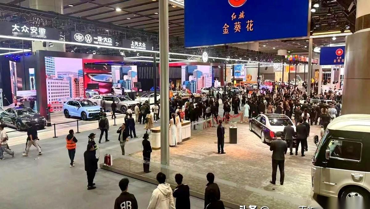 保时捷不来了，宾利不来了，兰博基尼也不来了。连迈凯伦都没影儿了。一下空了二十