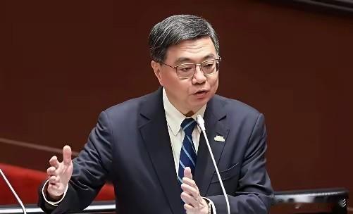 区桂芝，一夜之间，在台湾成为网红。这位普通的台湾老师，平时没人知道她是谁。可