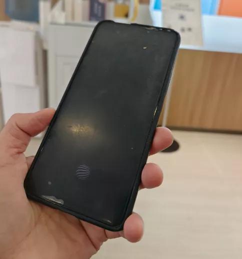 打工人看完脊背发凉！离职当天，公司直接远程一键清空工作手机，连句提醒都没有！员工