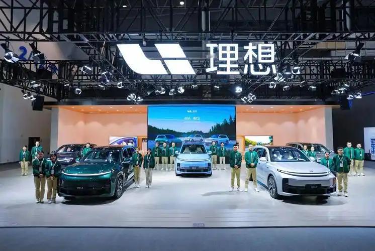 新能源战场再无岁月静好，理想汽车直接引爆行业舆论！4月11日，创始人李想一条朋友