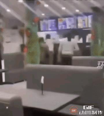 近日在英国一家餐厅里几个印度人看到菜单上有牛肉以后急了，感觉自己的信仰被亵渎了