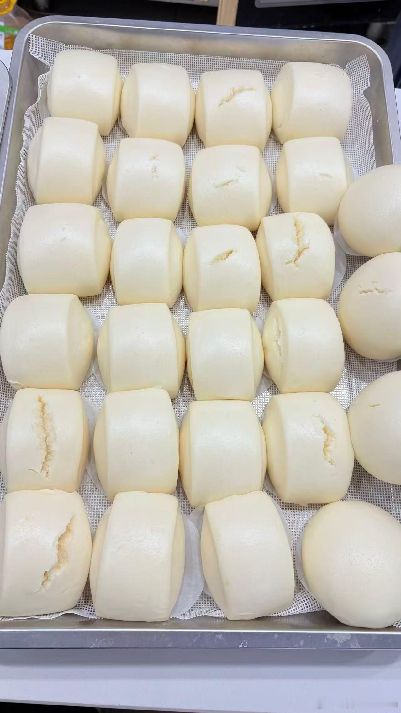 这小白馒头给我蒸的，太板正了馒头