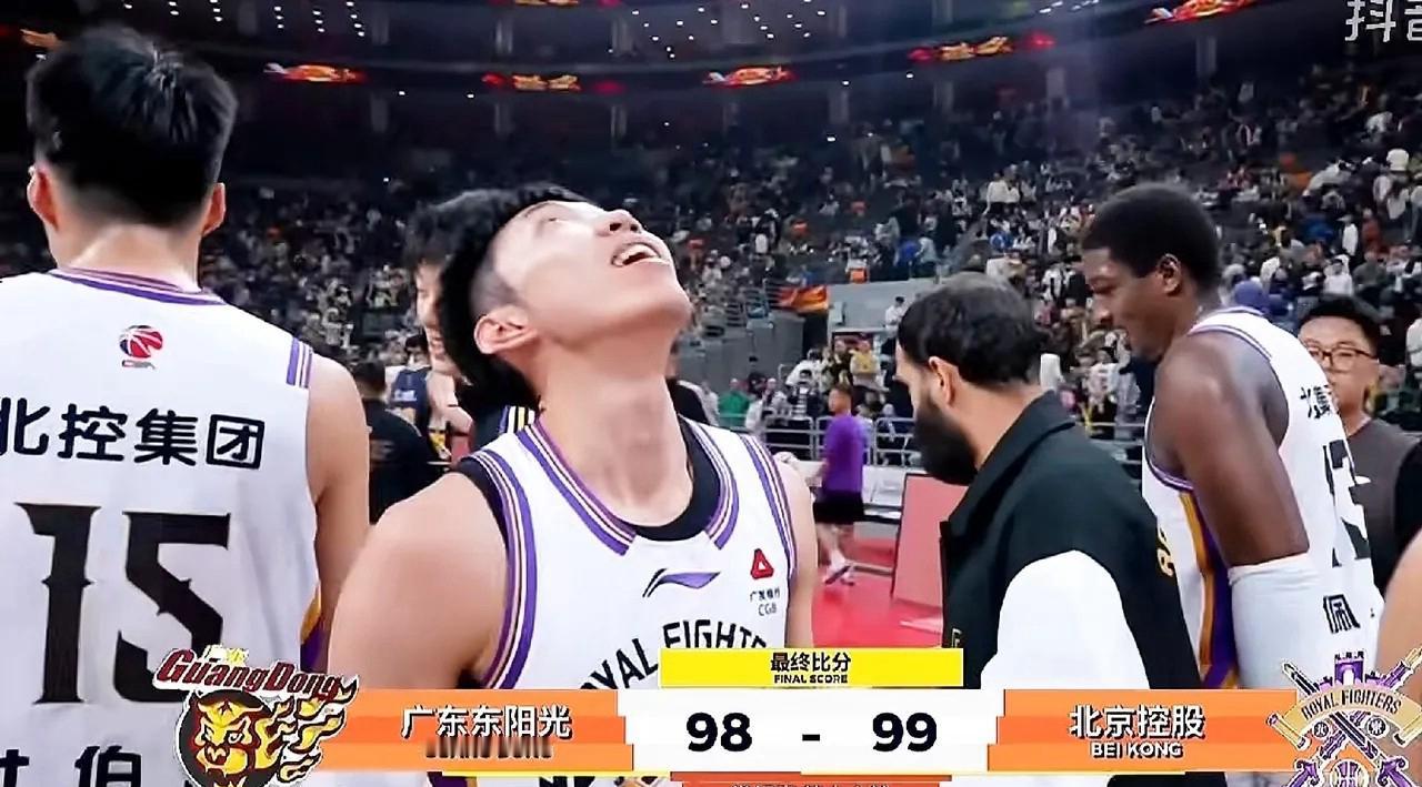 江苏掀桌子了！！！倒数第三掀翻联盟第一...张庆鹏北控加时绝杀广东，廖三
