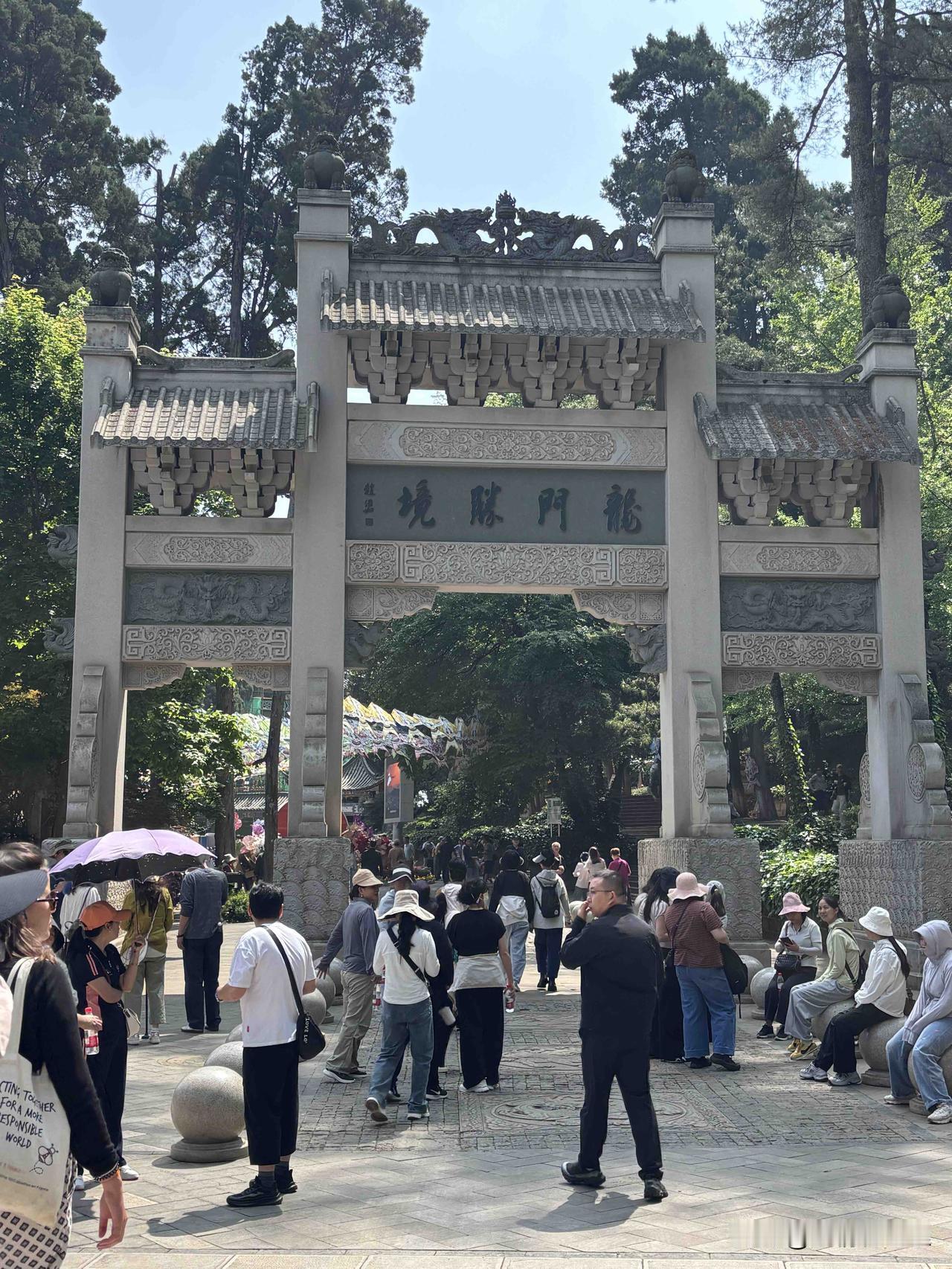 现在七十岁的老年人老吗?这个问题不能用肯定或者否定来回答。人从五六十岁退休，