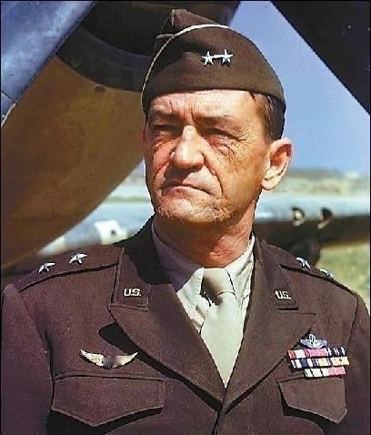 1949年，中航和央航在香港宣布起义，而曾经支持中国抗战的“飞虎将军”陈纳德为防