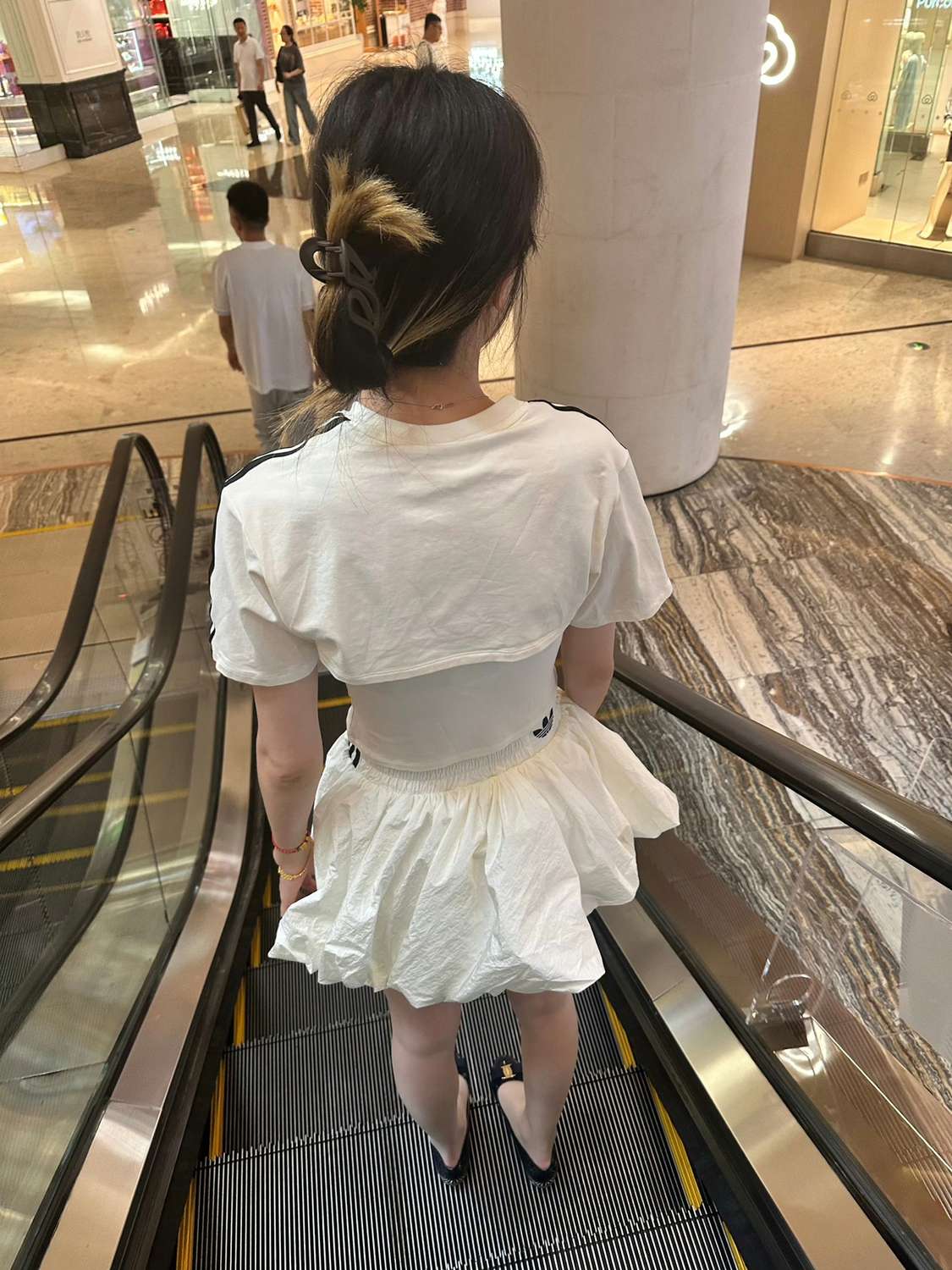 能不能来点真实的照片，看看你的女友