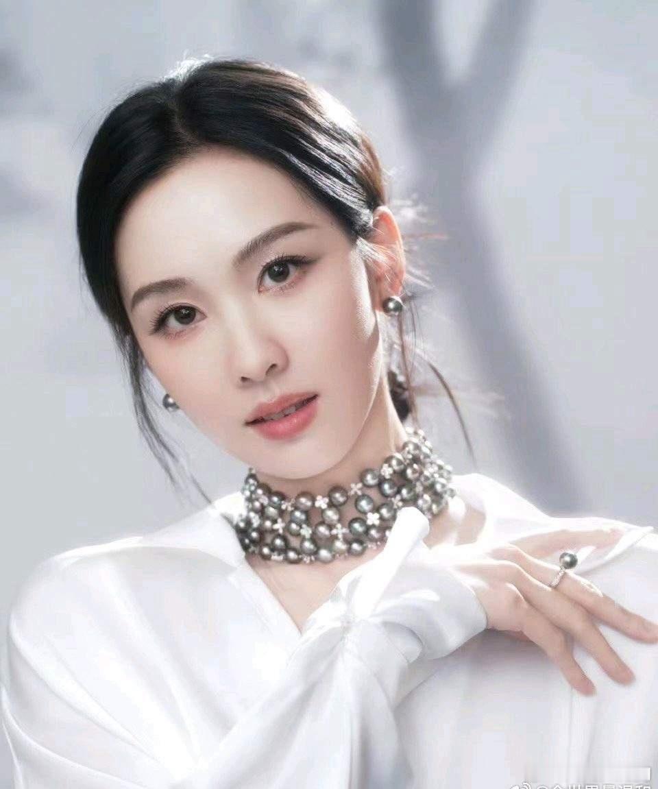 吃瓜🍉🍉1.奇艺果综艺《天才厨人》拟邀常驻嘉宾：黄渤、何浩楠、马頔、吕严，飞