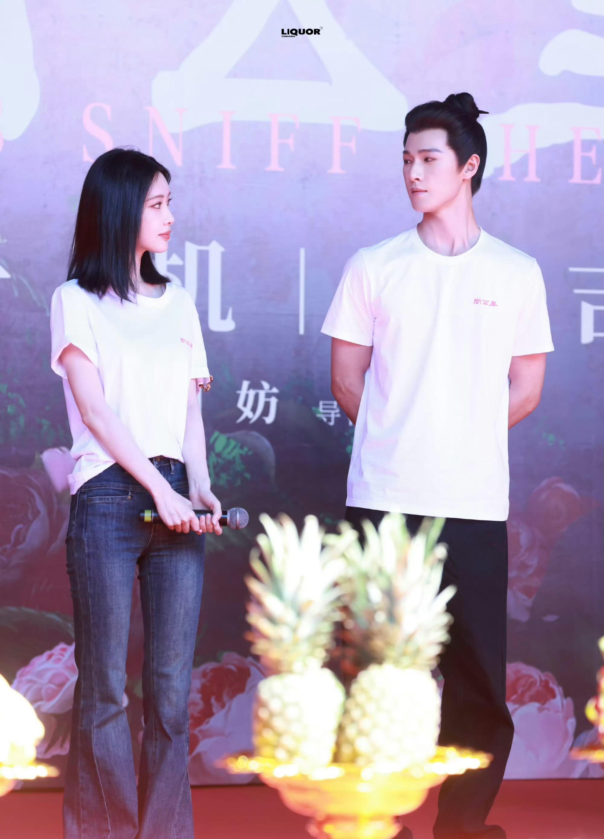 李昀锐孟子义这个对视！孟子义李昀锐开机同框孟