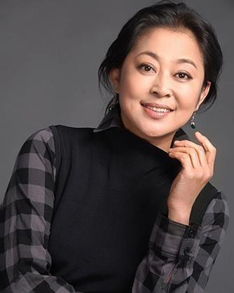 90年代，倪萍家包括保姆一共5个人，但她每天做4只海参，保姆没份。倪萍姥姥说：“