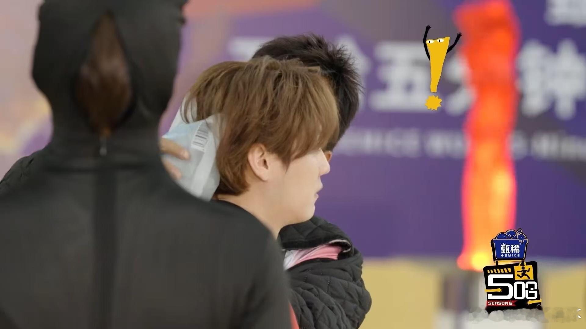 邓超传授鹿晗独家秘籍邓超让鹿晗看着办邓超跟鹿晗说他要赢，要让等等看到爸爸的旗帜