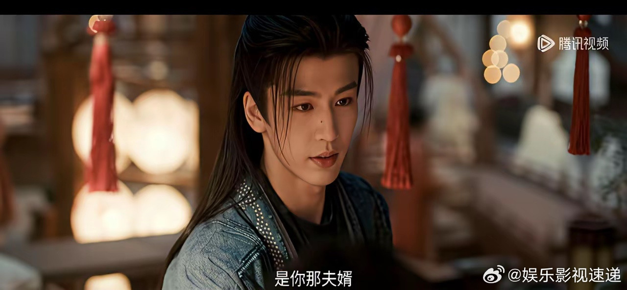 我天张凌赫演的武安侯居然在街边卖卤肉，半个镇子的小媳妇挤破头去买，把田曦薇醋得直